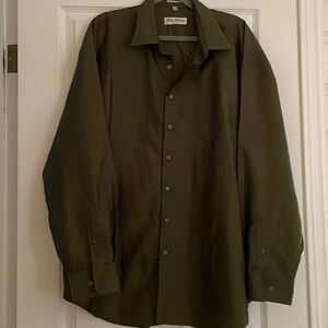 Men’s green dress shirt